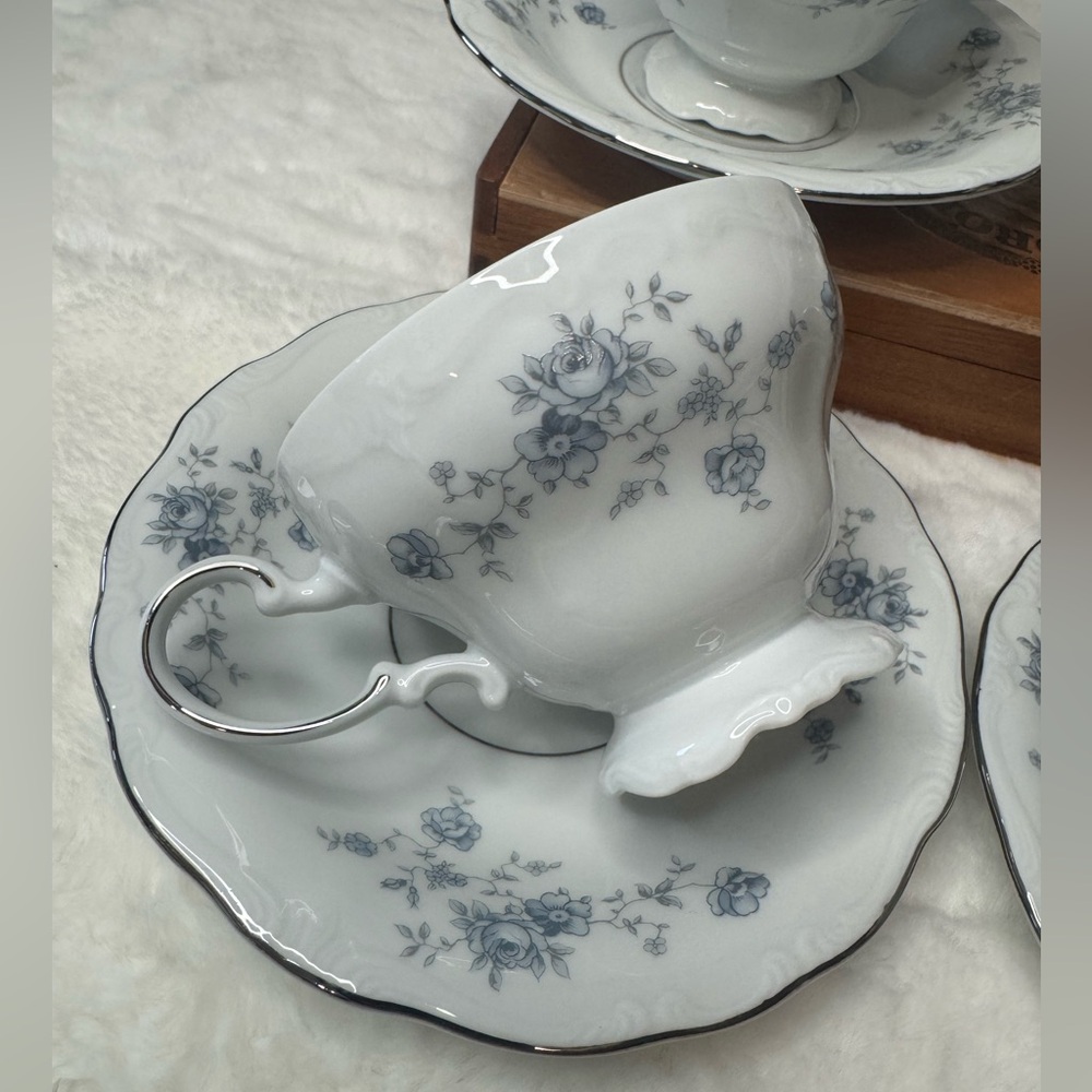 Johann Haviland Bavaria Germany Blue Garland Footed Teacups & Saucers, set of 8 - Picture 5 of 12